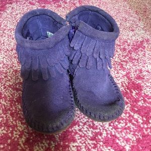 Minnetonka purple suede shoes. Toddler size 5